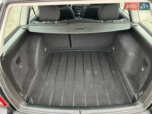 Черный Фольксваген Гольф, объемом двигателя 1.6 л и пробегом 136 тыс. км за 5700 $, фото 43 на Automoto.ua