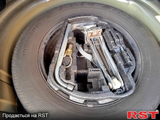 Черный Фольксваген Гольф, объемом двигателя 1.6 л и пробегом 200 тыс. км за 4800 $, фото 7 на Automoto.ua