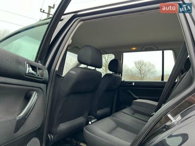 Черный Фольксваген Гольф, объемом двигателя 1.6 л и пробегом 136 тыс. км за 5700 $, фото 29 на Automoto.ua