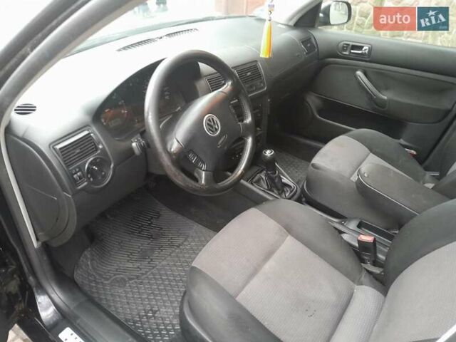 Черный Фольксваген Гольф, объемом двигателя 1.6 л и пробегом 185 тыс. км за 2900 $, фото 3 на Automoto.ua