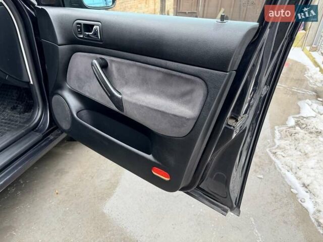 Чорний Фольксваген Гольф, об'ємом двигуна 1.6 л та пробігом 241 тис. км за 4400 $, фото 6 на Automoto.ua