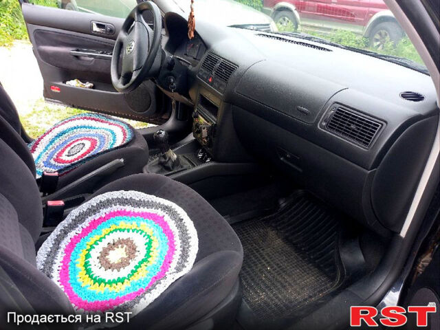 Чорний Фольксваген Гольф, об'ємом двигуна 1.6 л та пробігом 226 тис. км за 4700 $, фото 10 на Automoto.ua