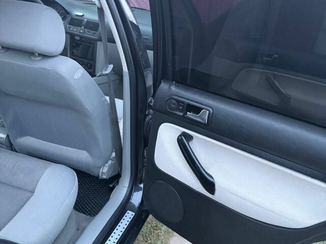 Чорний Фольксваген Гольф, об'ємом двигуна 1.6 л та пробігом 340 тис. км за 4200 $, фото 9 на Automoto.ua