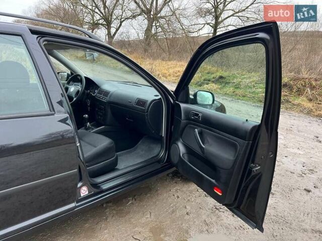 Черный Фольксваген Гольф, объемом двигателя 1.6 л и пробегом 136 тыс. км за 5700 $, фото 21 на Automoto.ua