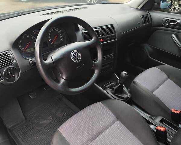 Черный Фольксваген Гольф, объемом двигателя 1.39 л и пробегом 212 тыс. км за 4700 $, фото 23 на Automoto.ua