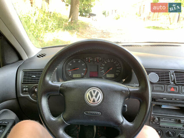 Черный Фольксваген Гольф, объемом двигателя 1.39 л и пробегом 237 тыс. км за 4200 $, фото 17 на Automoto.ua