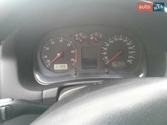 Черный Фольксваген Гольф, объемом двигателя 1.6 л и пробегом 185 тыс. км за 2900 $, фото 2 на Automoto.ua