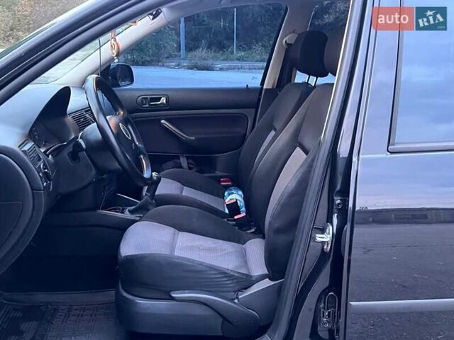 Черный Фольксваген Гольф, объемом двигателя 1.6 л и пробегом 272 тыс. км за 4500 $, фото 10 на Automoto.ua