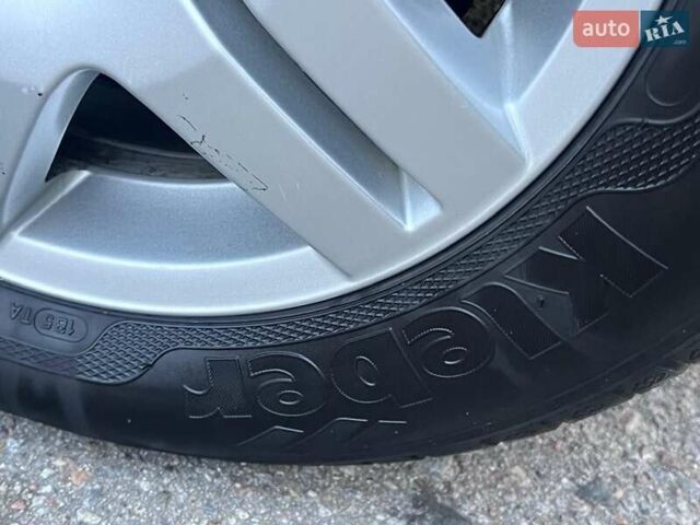 Черный Фольксваген Гольф, объемом двигателя 1.6 л и пробегом 272 тыс. км за 4500 $, фото 8 на Automoto.ua