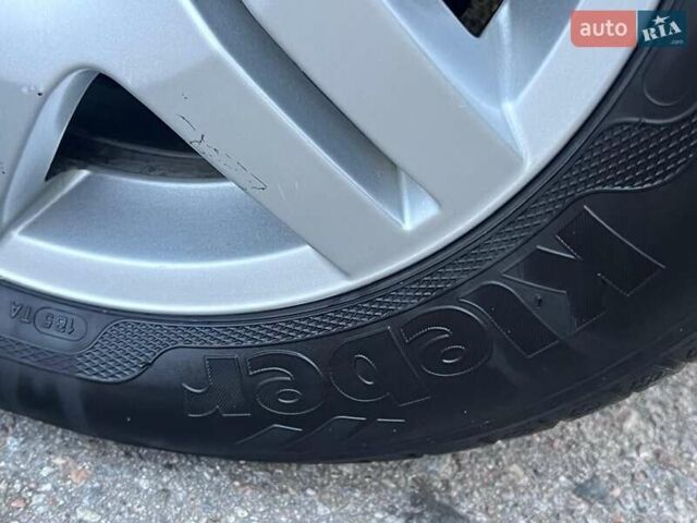 Фольксваген Гольф 2002 у Бердичеве на Automoto.ua Чорний Фольксваген Гольф, об'ємом двигуна 1.6 л та пробігом 272 тис. км за 4500 $, фото 4 на Automoto.ua