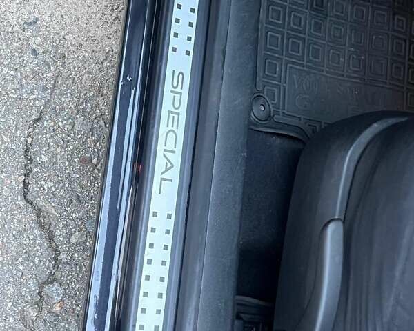 Черный Фольксваген Гольф, объемом двигателя 1.6 л и пробегом 272 тыс. км за 4500 $, фото 32 на Automoto.ua