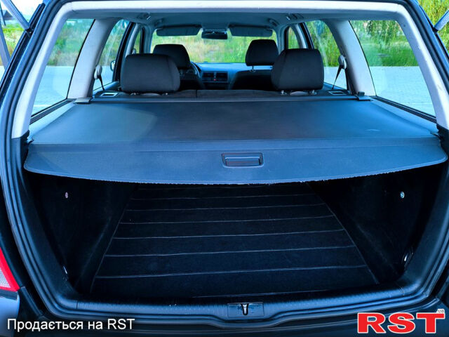 Чорний Фольксваген Гольф, об'ємом двигуна 1.6 л та пробігом 292 тис. км за 4500 $, фото 11 на Automoto.ua