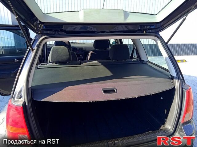 Черный Фольксваген Гольф, объемом двигателя 1.6 л и пробегом 200 тыс. км за 4800 $, фото 6 на Automoto.ua