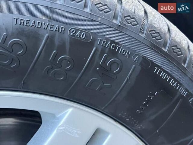 Черный Фольксваген Гольф, объемом двигателя 1.6 л и пробегом 272 тыс. км за 4500 $, фото 6 на Automoto.ua