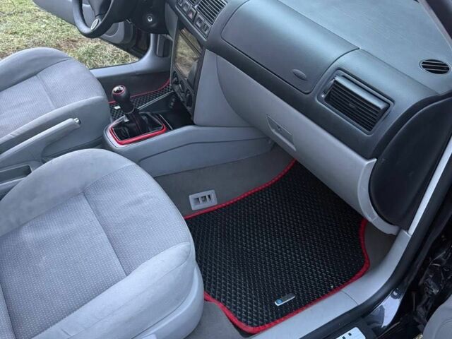 Чорний Фольксваген Гольф, об'ємом двигуна 1.6 л та пробігом 340 тис. км за 4200 $, фото 8 на Automoto.ua