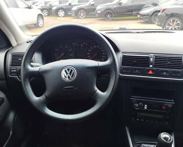 Черный Фольксваген Гольф, объемом двигателя 1.39 л и пробегом 212 тыс. км за 4700 $, фото 16 на Automoto.ua