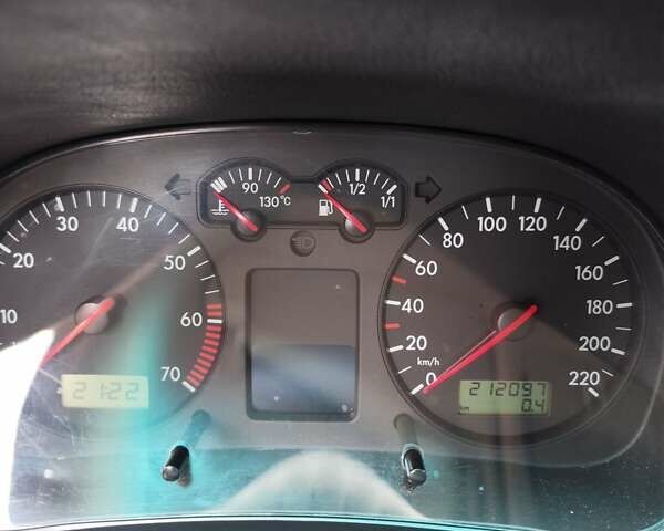 Черный Фольксваген Гольф, объемом двигателя 1.39 л и пробегом 212 тыс. км за 4700 $, фото 22 на Automoto.ua