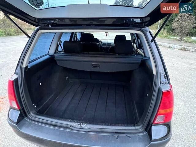 Черный Фольксваген Гольф, объемом двигателя 1.6 л и пробегом 272 тыс. км за 4500 $, фото 28 на Automoto.ua