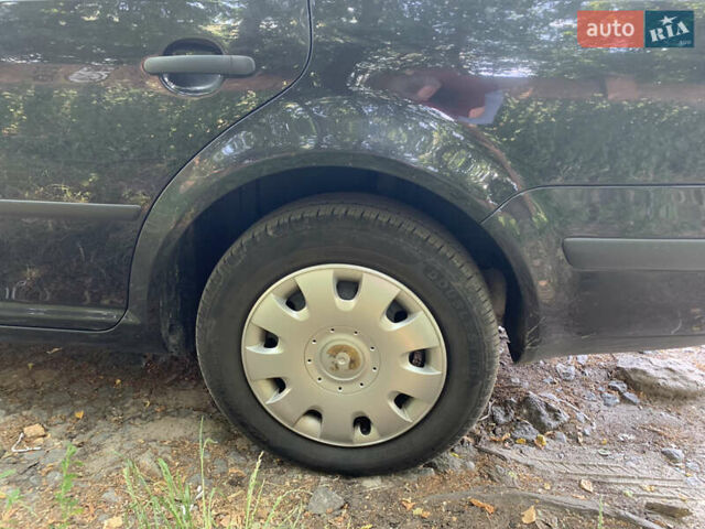 Черный Фольксваген Гольф, объемом двигателя 1.39 л и пробегом 237 тыс. км за 4200 $, фото 8 на Automoto.ua