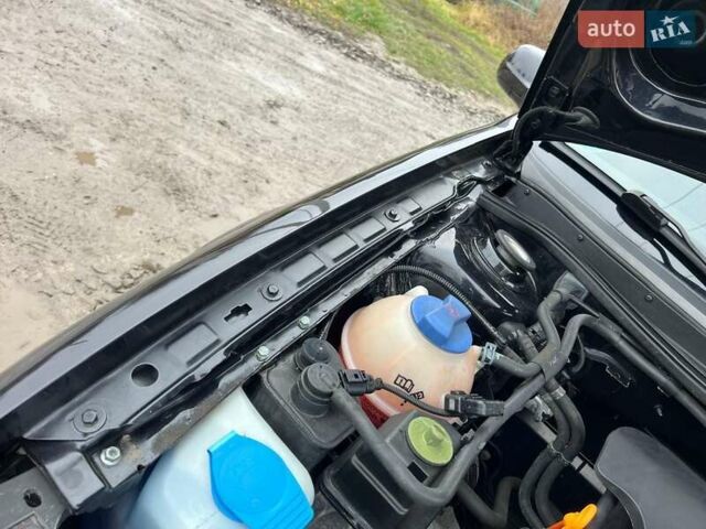 Черный Фольксваген Гольф, объемом двигателя 1.6 л и пробегом 136 тыс. км за 5700 $, фото 8 на Automoto.ua