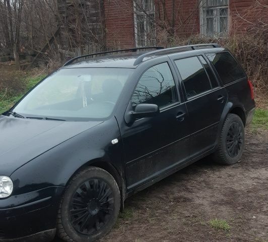 Черный Фольксваген Гольф, объемом двигателя 1.9 л и пробегом 511 тыс. км за 4100 $, фото 1 на Automoto.ua