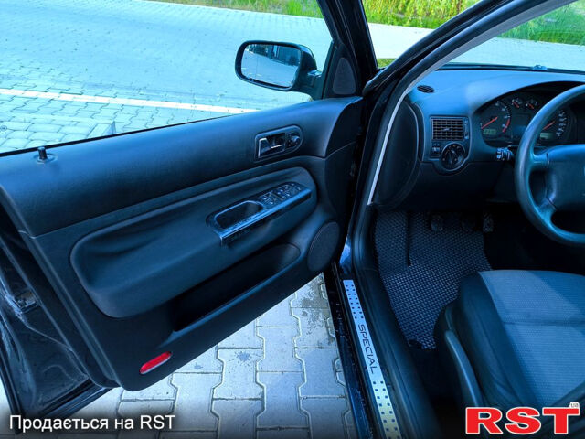 Чорний Фольксваген Гольф, об'ємом двигуна 1.6 л та пробігом 292 тис. км за 4500 $, фото 6 на Automoto.ua