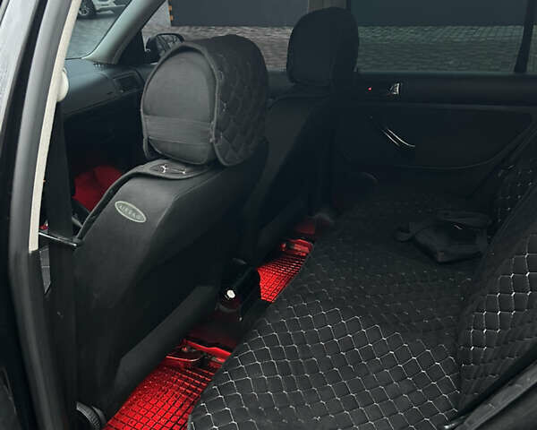 Черный Фольксваген Гольф, объемом двигателя 1.6 л и пробегом 244 тыс. км за 5000 $, фото 7 на Automoto.ua