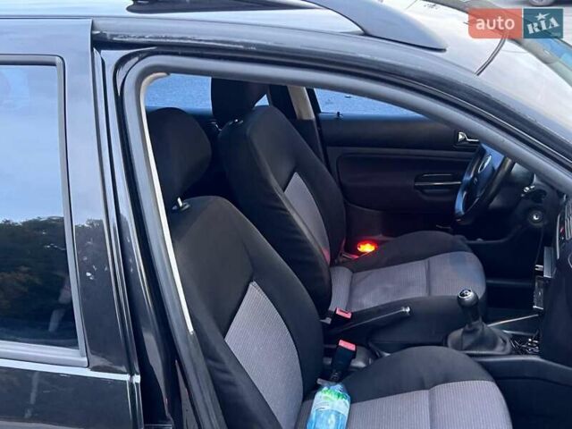 Черный Фольксваген Гольф, объемом двигателя 1.6 л и пробегом 272 тыс. км за 4500 $, фото 15 на Automoto.ua