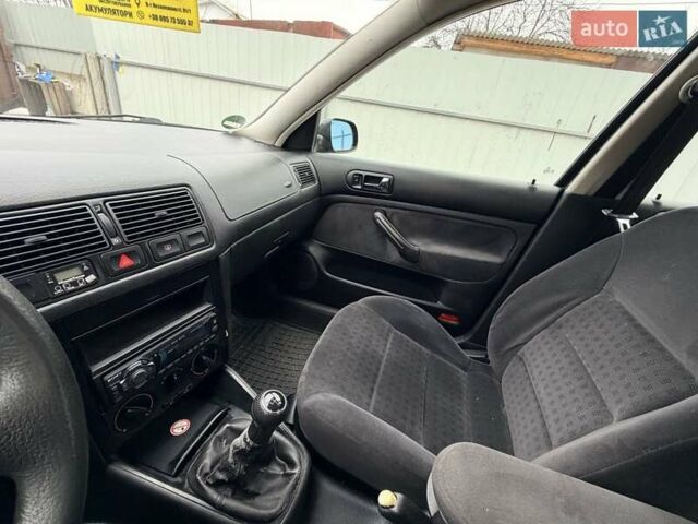 Чорний Фольксваген Гольф, об'ємом двигуна 1.6 л та пробігом 241 тис. км за 4400 $, фото 3 на Automoto.ua