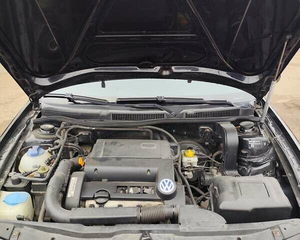 Черный Фольксваген Гольф, объемом двигателя 1.39 л и пробегом 212 тыс. км за 4700 $, фото 26 на Automoto.ua