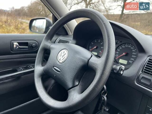 Черный Фольксваген Гольф, объемом двигателя 1.6 л и пробегом 136 тыс. км за 5700 $, фото 20 на Automoto.ua