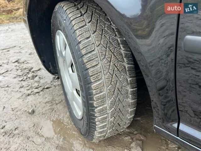 Черный Фольксваген Гольф, объемом двигателя 1.6 л и пробегом 136 тыс. км за 5700 $, фото 19 на Automoto.ua