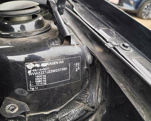 Черный Фольксваген Гольф, объемом двигателя 1.39 л и пробегом 212 тыс. км за 4700 $, фото 27 на Automoto.ua