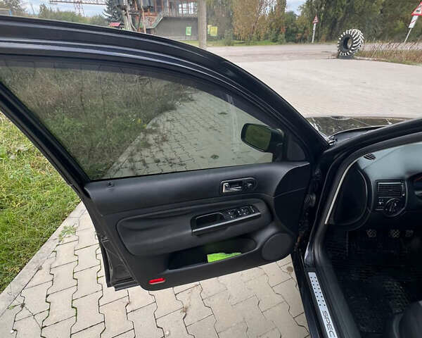 Черный Фольксваген Гольф, объемом двигателя 1.39 л и пробегом 250 тыс. км за 4250 $, фото 13 на Automoto.ua