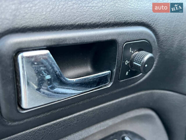 Чорний Фольксваген Гольф, об'ємом двигуна 1.6 л та пробігом 223 тис. км за 4700 $, фото 25 на Automoto.ua