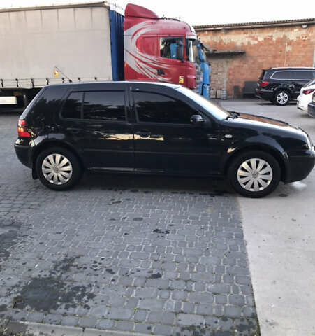 Черный Фольксваген Гольф, объемом двигателя 1.39 л и пробегом 250 тыс. км за 4250 $, фото 7 на Automoto.ua