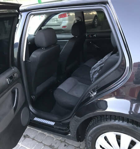 Черный Фольксваген Гольф, объемом двигателя 1.39 л и пробегом 250 тыс. км за 4250 $, фото 26 на Automoto.ua