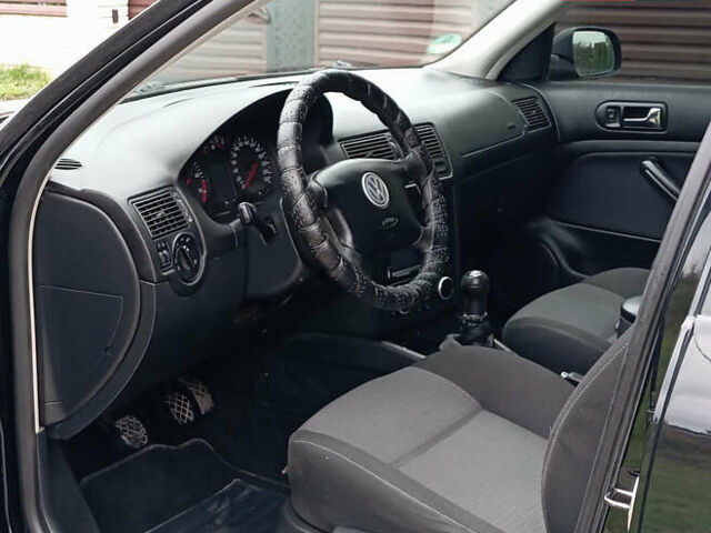 Фольксваген Гольф 2003 у Бучаче на Automoto.ua Чорний Фольксваген Гольф, об'ємом двигуна 1.6 л та пробігом 300 тис. км за 4250 $, фото 36 на Automoto.ua