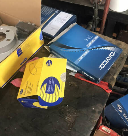 Черный Фольксваген Гольф, объемом двигателя 1.39 л и пробегом 250 тыс. км за 4250 $, фото 32 на Automoto.ua