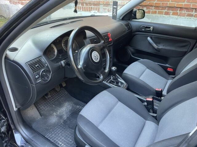 Черный Фольксваген Гольф, объемом двигателя 1.4 л и пробегом 277 тыс. км за 3500 $, фото 7 на Automoto.ua