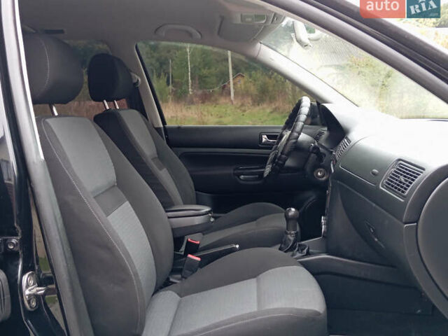 Фольксваген Гольф 2003 у Бучаче на Automoto.ua Чорний Фольксваген Гольф, об'ємом двигуна 1.6 л та пробігом 300 тис. км за 4250 $, фото 22 на Automoto.ua