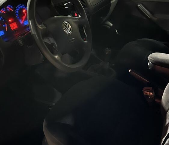 Черный Фольксваген Гольф, объемом двигателя 1.9 л и пробегом 380 тыс. км за 1750 $, фото 6 на Automoto.ua