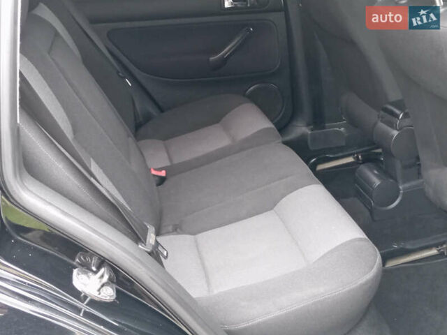 Фольксваген Гольф 2003 у Бучаче на Automoto.ua Чорний Фольксваген Гольф, об'ємом двигуна 1.6 л та пробігом 300 тис. км за 4250 $, фото 34 на Automoto.ua