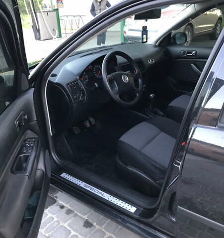 Черный Фольксваген Гольф, объемом двигателя 1.39 л и пробегом 250 тыс. км за 4250 $, фото 27 на Automoto.ua