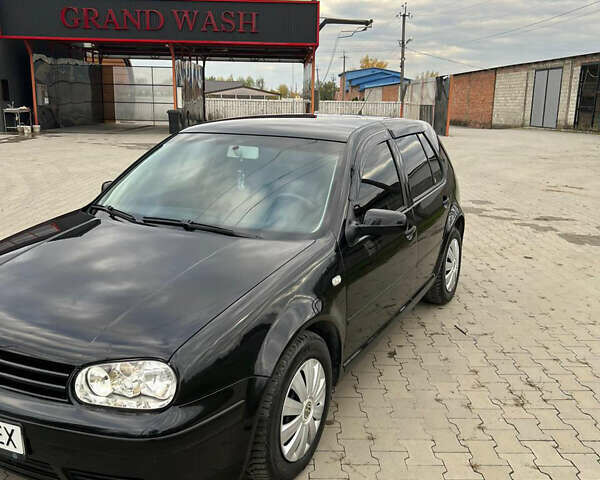 Черный Фольксваген Гольф, объемом двигателя 1.39 л и пробегом 250 тыс. км за 4250 $, фото 12 на Automoto.ua