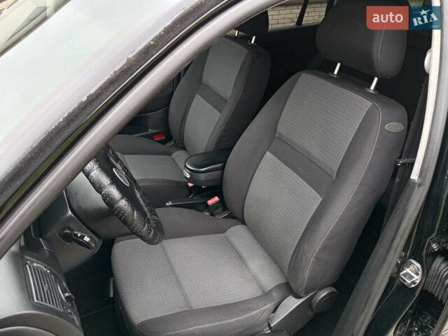 Фольксваген Гольф 2003 у Бучаче на Automoto.ua Чорний Фольксваген Гольф, об'ємом двигуна 1.6 л та пробігом 300 тис. км за 4250 $, фото 21 на Automoto.ua