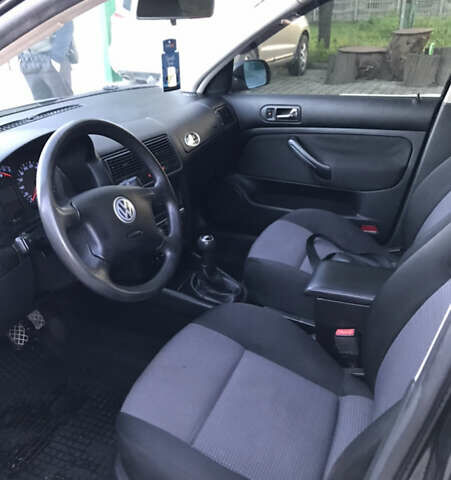 Черный Фольксваген Гольф, объемом двигателя 1.39 л и пробегом 250 тыс. км за 4250 $, фото 24 на Automoto.ua