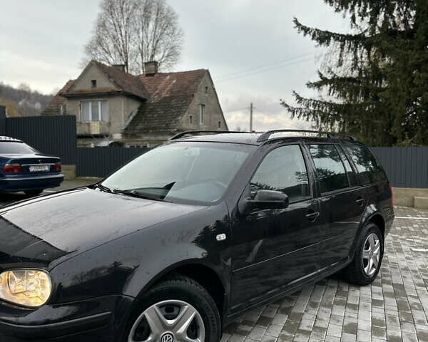 Черный Фольксваген Гольф, объемом двигателя 1.6 л и пробегом 282 тыс. км за 3950 $, фото 1 на Automoto.ua