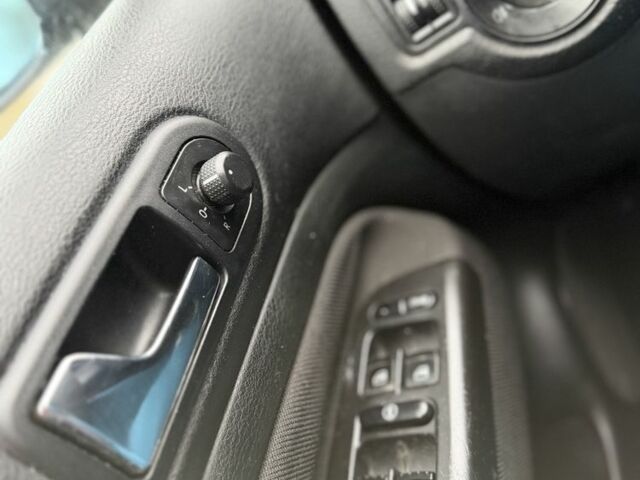 Черный Фольксваген Гольф, объемом двигателя 1.9 л и пробегом 289 тыс. км за 3000 $, фото 7 на Automoto.ua