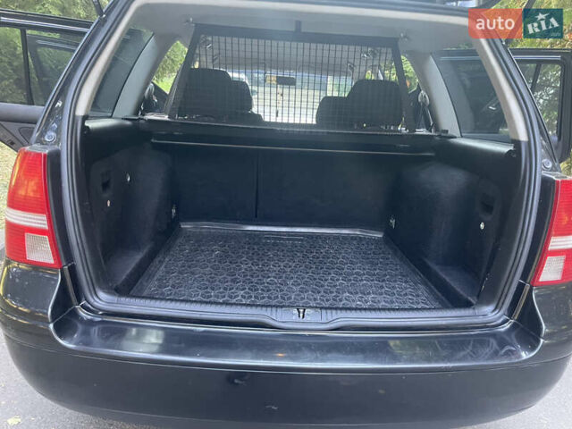 Черный Фольксваген Гольф, объемом двигателя 1.6 л и пробегом 312 тыс. км за 4300 $, фото 7 на Automoto.ua